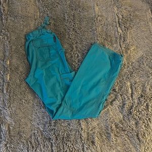 KOI scrub pant. Color turquoise. Size XS tall. Lindsey scrub bottom. Cargo pants